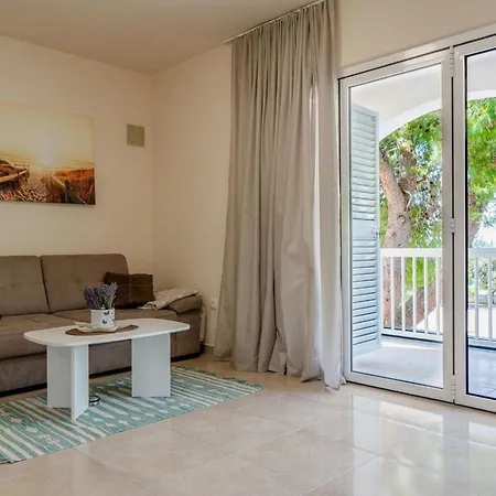 Sum Mora 3 By Interhome Vir