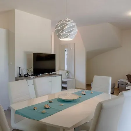 Sum Mora 3 By Interhome Daire Vir