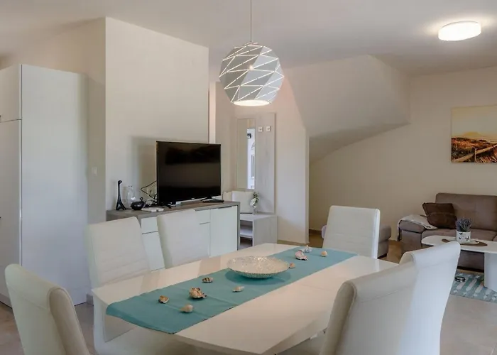 Sum Mora 3 By Interhome Daire Vir